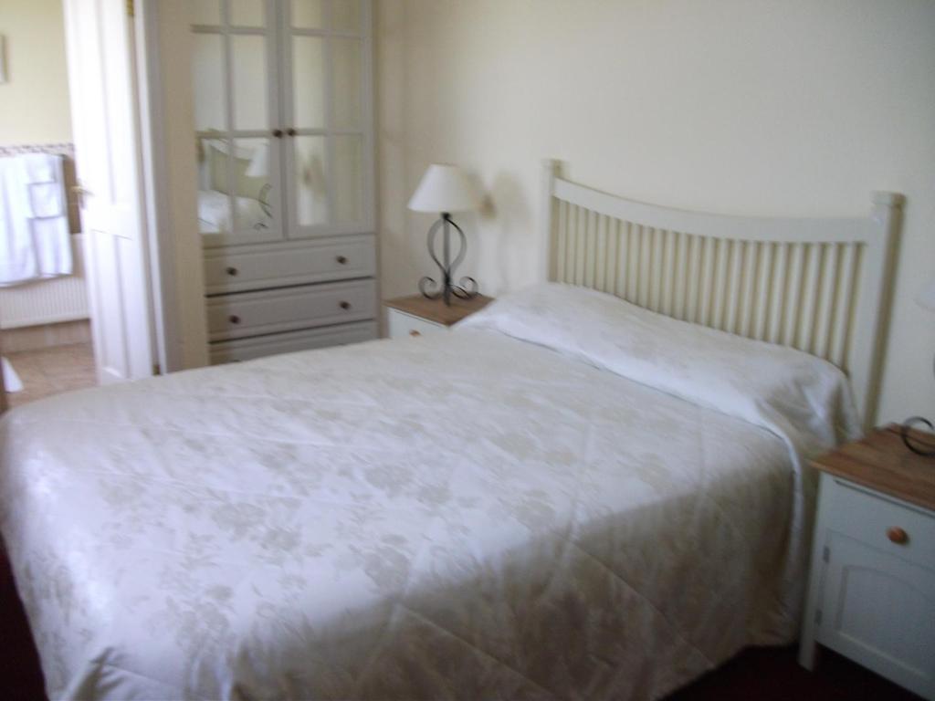 Riverdale Farmhouse Doolin Room photo