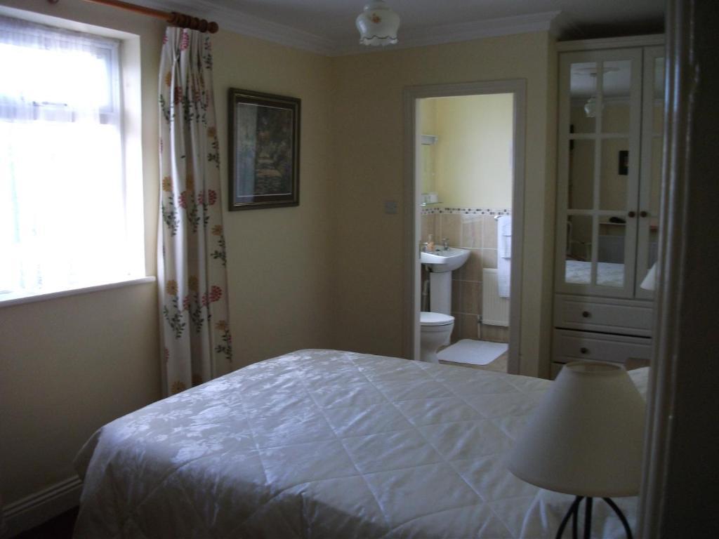 Riverdale Farmhouse Doolin Room photo